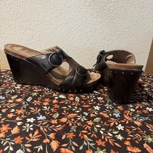 NWOT Dansko Fern Black Leather Studded Sandal Wedge Size 41 (10)
